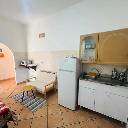 Con Patio Privato E Comfort Moderni
