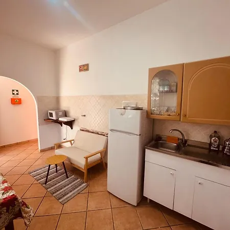 Con Patio Privato E Comfort Moderni Fiumicino